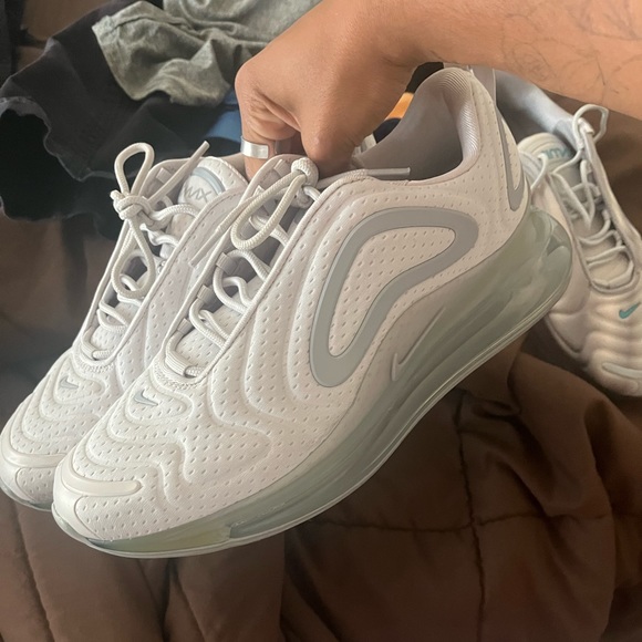 Air max 720 - Picture 2 of 4